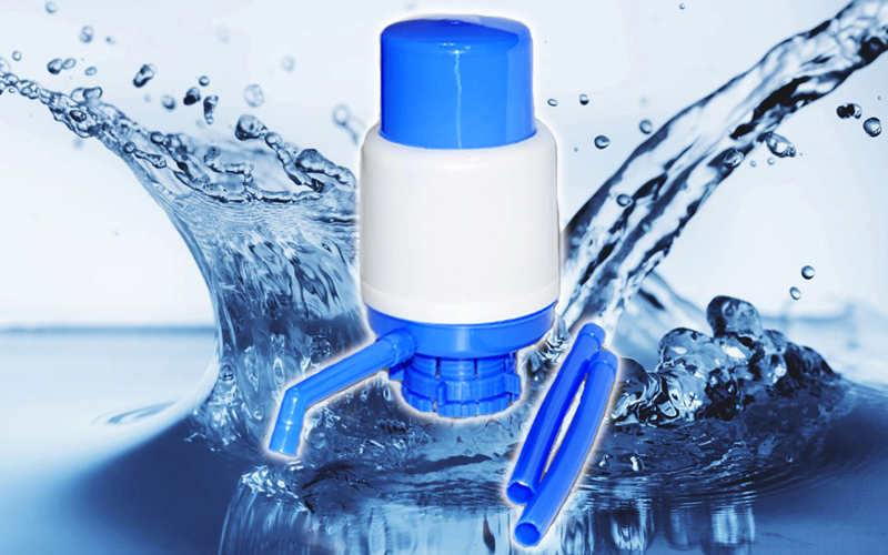 Bomba manual Azul